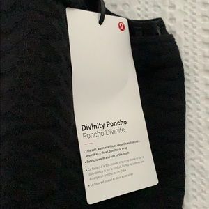 LuLuLemon - Divinity Poncho - One Size